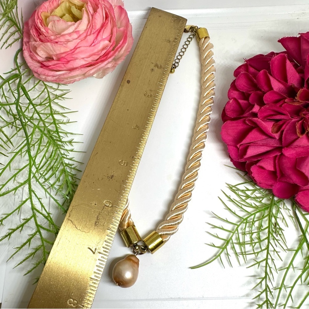 VINTAGE⚜️Satin Rope Choker Necklace With Real Baroque Pearl - Picture 7 of 8